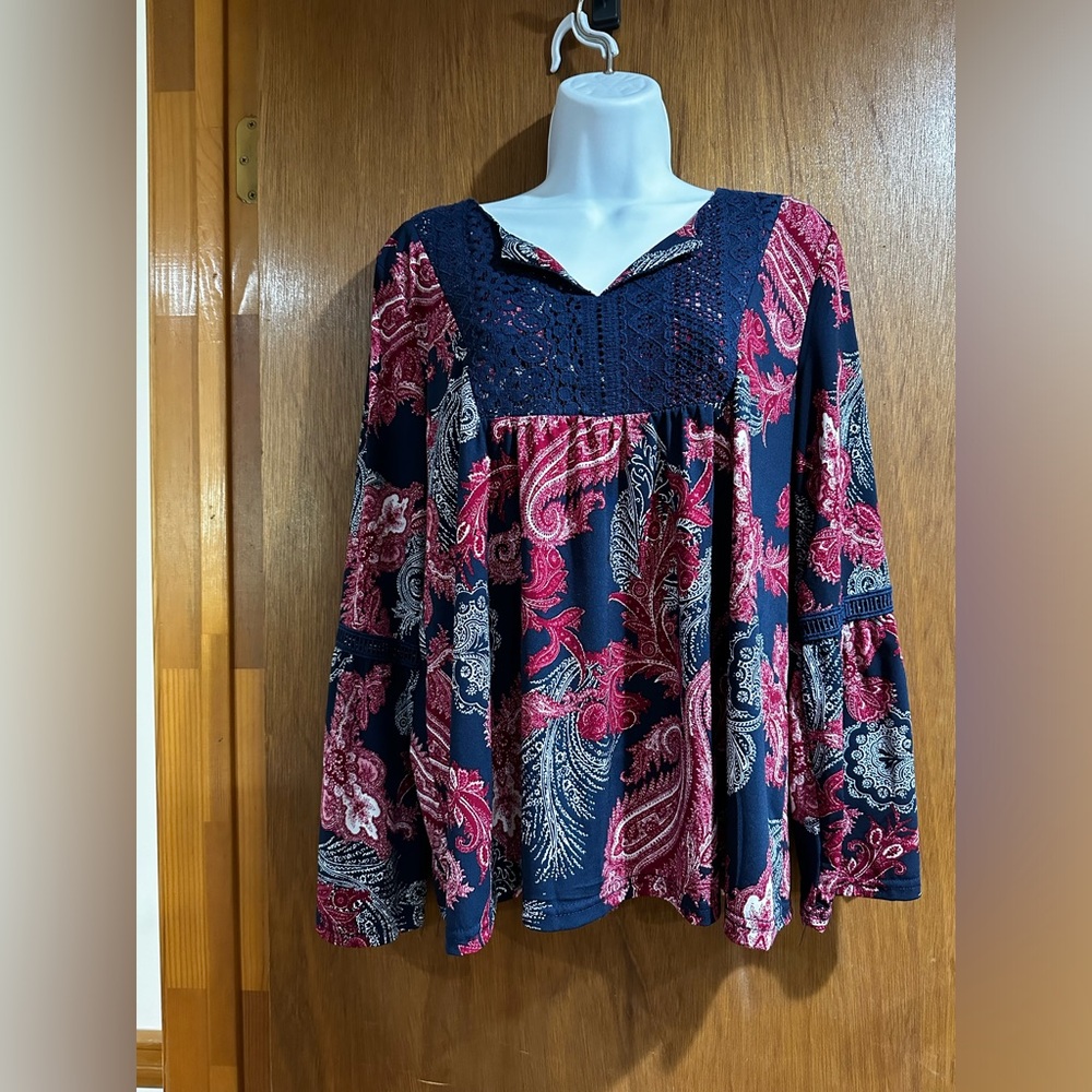 💙 BOGO 💙 New Directions tunic. Size PL.